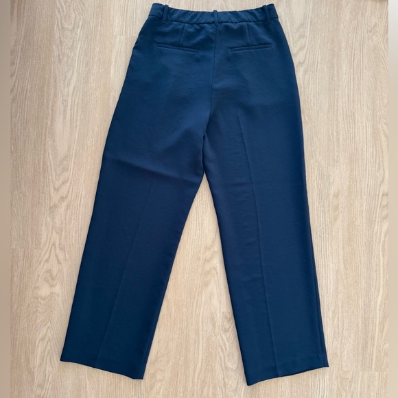 Aritzia The Effortless Pant™ - Crepette, size 12, admiral navy blue - Picture 4 of 5